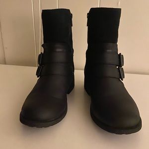 UGG Lorna Boots 7.5​